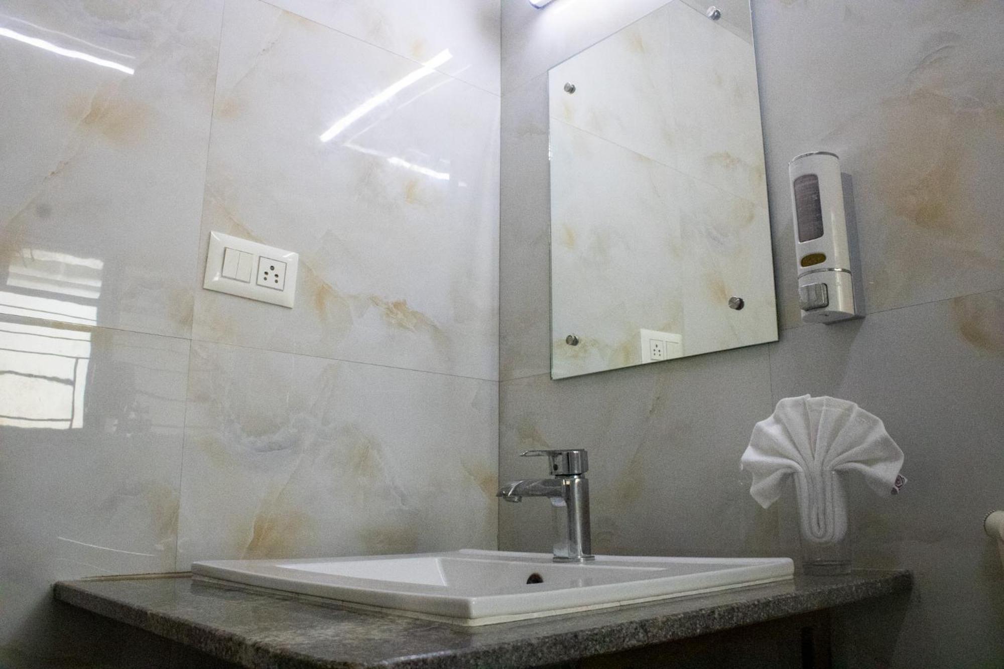 Mystic Hotel Koramangala Bangalore Ngoại thất bức ảnh